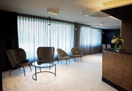 Hotel Avenida Hotel Overview