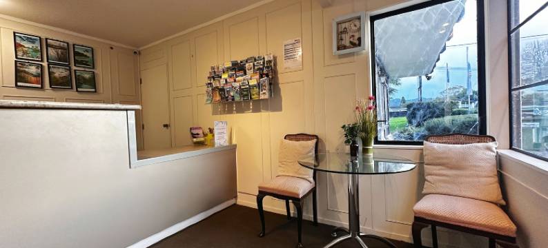 金斯伍德庄园汽车旅馆(Kingswood Manor Motel)图片