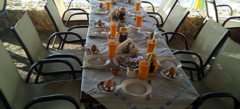 阿克罗亚利约翰客房酒店(John Akroyiali)图片