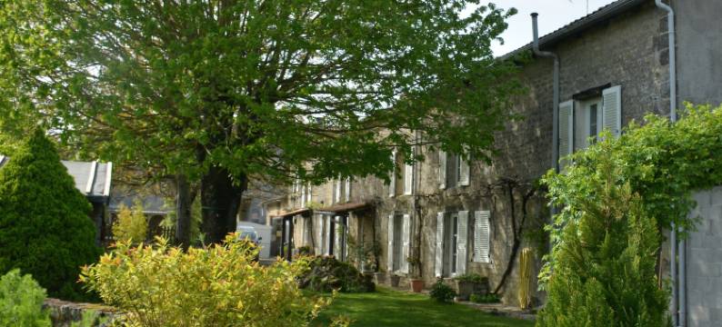 勒努瓦埃尔欧奈酒店(Les Noyers Aulnay)图片