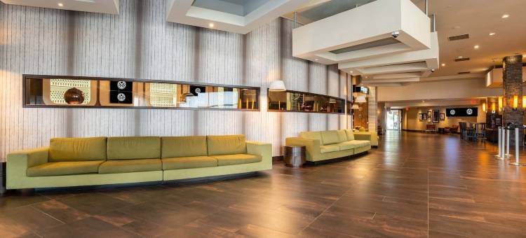 桑德曼特色温哥华机场度假酒店(Sandman Signature Vancouver Airport Hotel & Resort)图片