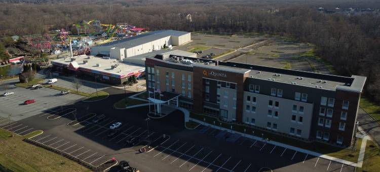 芒特劳雷尔/穆尔斯敦拉昆塔温德姆酒店(La Quinta Inn & Suites by Wyndham Mount Laurel / Moorestown)图片