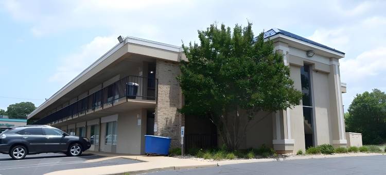 林奇堡大学附近罗德威旅馆(Rodeway Inn Lynchburg Near University)图片