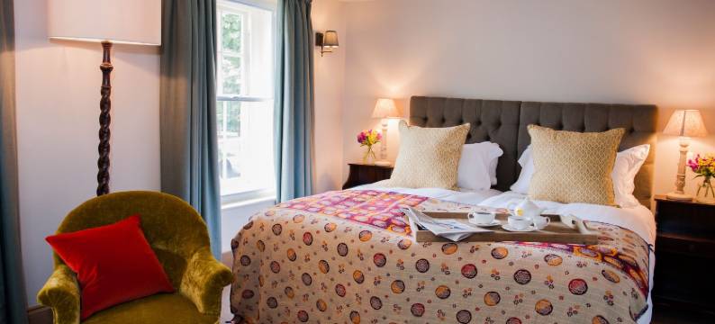 欧弗顿白鹿酒店(The White Hart, Overton)图片