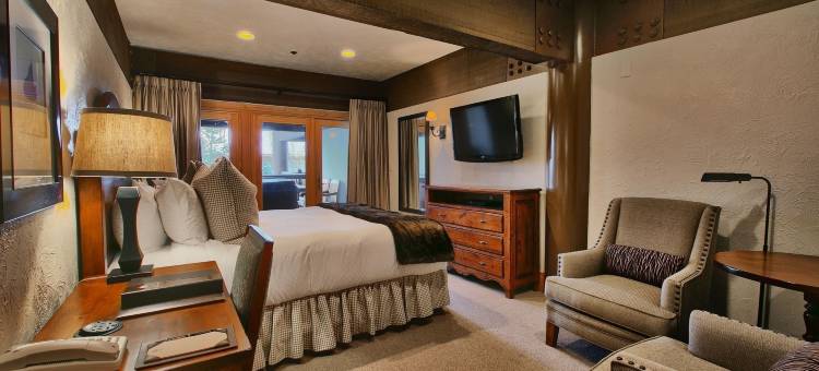 豪华大床房带热水浴缸酒店房间由Redawning(Deluxe King Room with Hot Tub Hotel Room by Redawning)图片