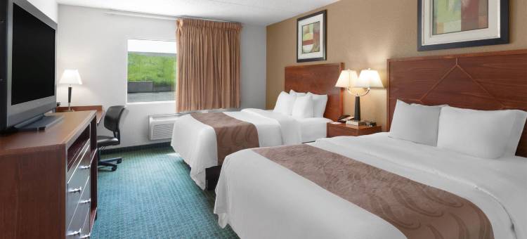 詹姆斯敦会议中心和水上公园温德姆贝蒙特酒店(Baymont by Wyndham Jamestown Conference Center & Water Park)图片