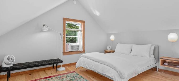 Charming Cottage with Scenic Trails - Cozy Summer Escape图片