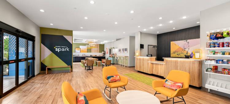 Spark 由希尔顿曼斯菲尔德(Spark by Hilton Mansfield)图片