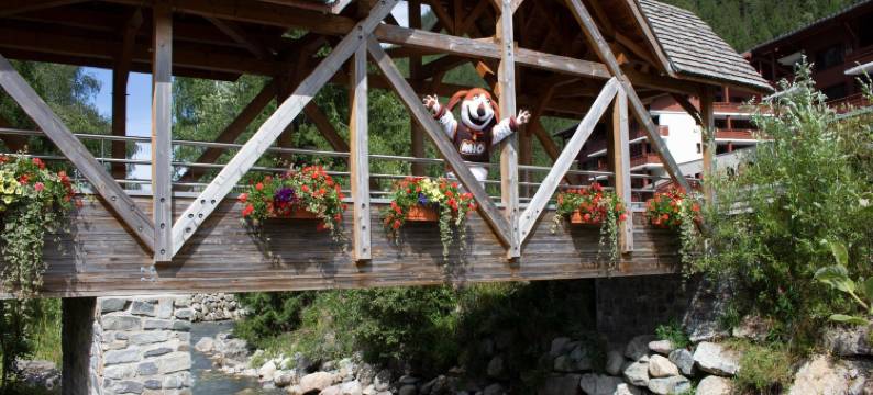 Relaxing Poolside Alpine Apt图片