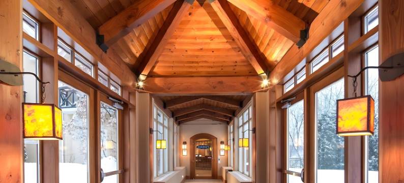 布罗山酒店(Hotel Chateau Bromont)图片