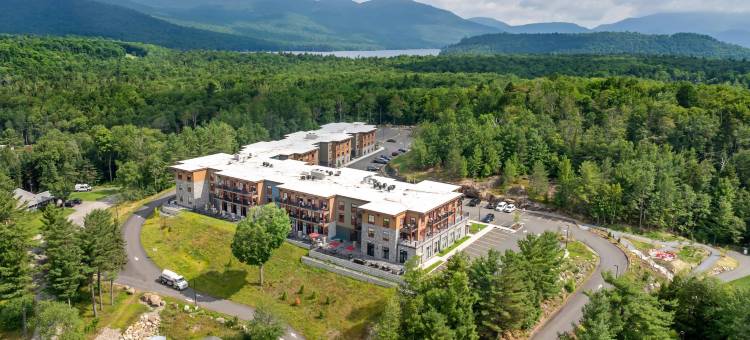 坎布里亚酒店-普莱西德湖湖畔度假村(Cambria Hotel Lake Placid - Lakeside Resort)图片