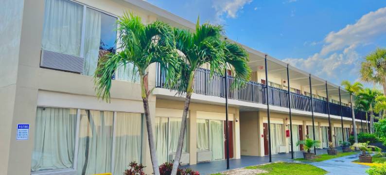 河棕榈酒店(River Palm Hotel)图片