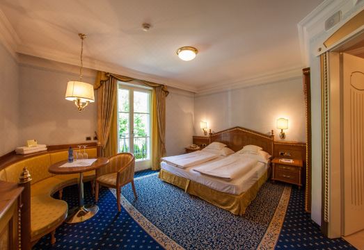 Cityhotel Goldener Adler B&B Hotel Overview