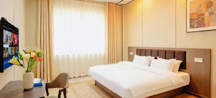 月畔云景商务酒店图片