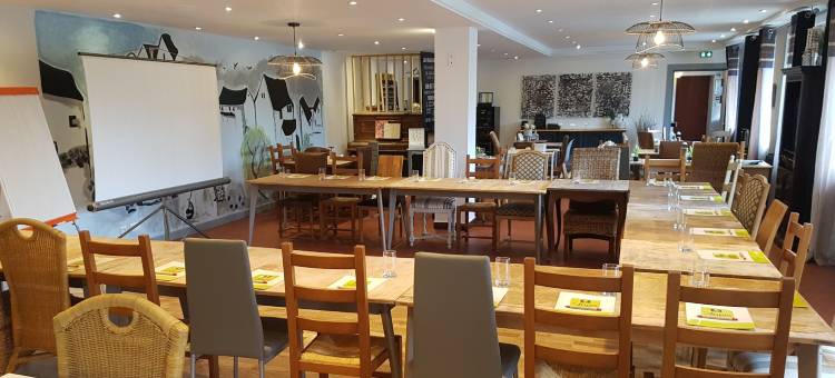 洛吉斯拉梅松卡雷酒店(Logis Hotel Maison Carrée Restaurant O Carré DArt)图片