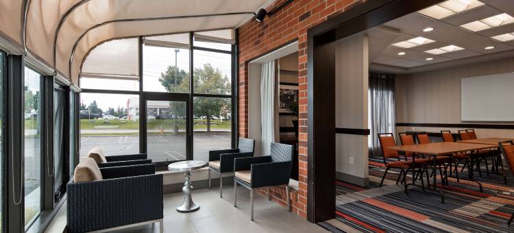 滑铁卢套房酒店(Waterloo Suites Hotel, Trademark Collection by Wyndham)图片