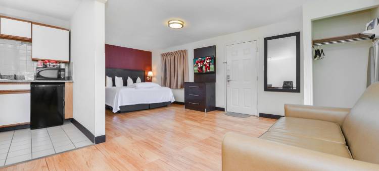 吉尔福德红顶PLUS+套房酒店(Red Roof Plus+ & Suites Guilford)图片