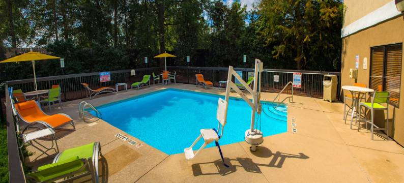 智选假日套房酒店金斯顿(Holiday Inn Express & Suites KINSTON by IHG)图片