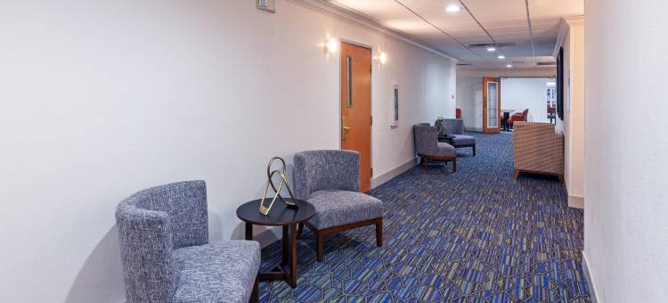 智选假日套房酒店詹克斯(Holiday Inn Express & Suites JENKS by IHG)图片