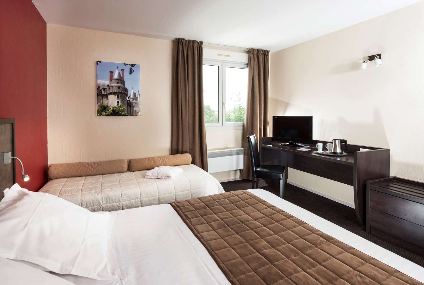 Kyriad Tours - Joue les Tours Over view