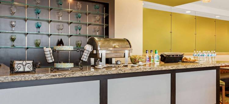 佩科斯拉昆塔温德姆套房酒店(La Quinta Inn & Suites by Wyndham Pecos)图片