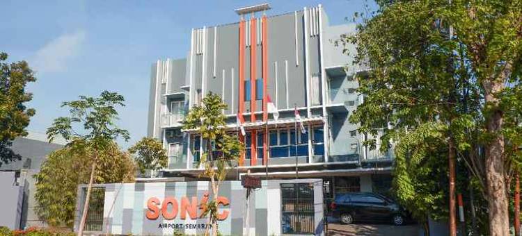三宝垄索尼克机场酒店(Hotel Sonic Airport Semarang)图片