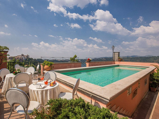 卡斯特维奇欧酒店