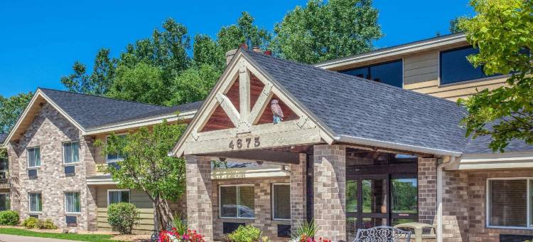 白熊湖圣保罗AmericInn酒店(AmericInn by Wyndham White Bear Lake St. Paul)图片