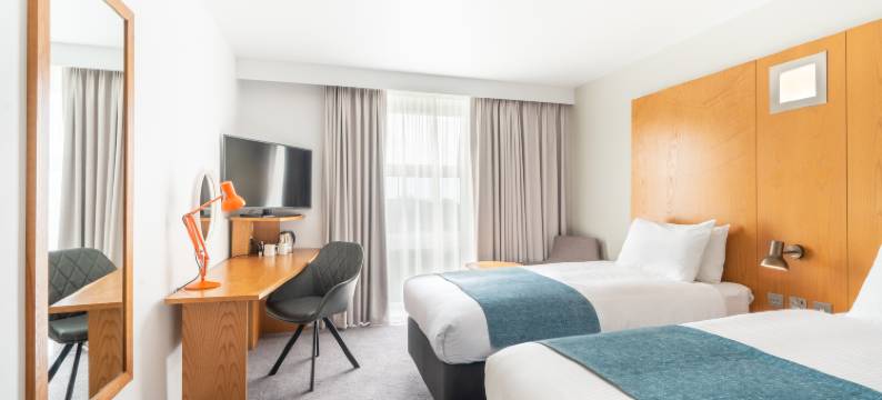 洲际假日酒店伯恩矛斯(Holiday Inn BOURNEMOUTH by IHG)图片
