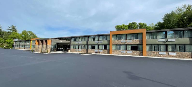 乔治湖温德姆蔚景饭店(Wingate by Wyndham Lake George)图片