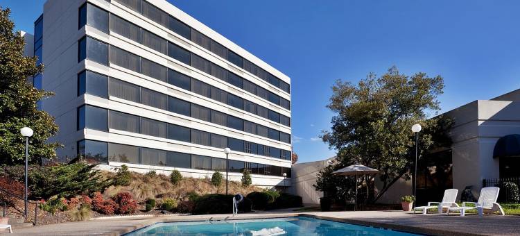 温斯顿塞勒姆大学希尔顿逸林酒店(DoubleTree by Hilton Winston Salem - University)图片