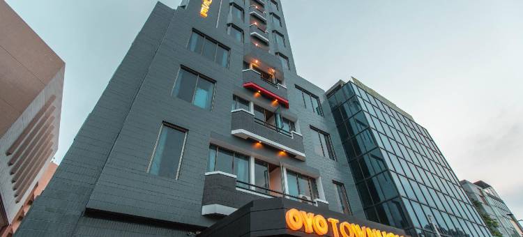 超级OYO联排别墅1号酒店萨伦巴(Super OYO Townhouse 1 Hotel Salemba)图片