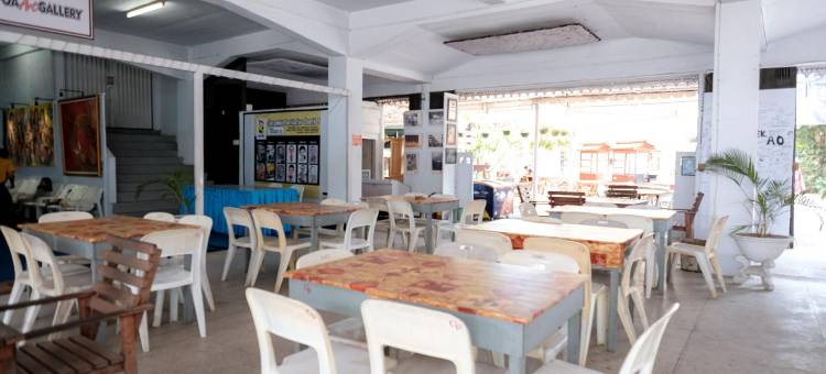 红多兹酒店-占碑普提塞姆帕克(RedDoorz @ Cempaka Putih Jambi)图片
