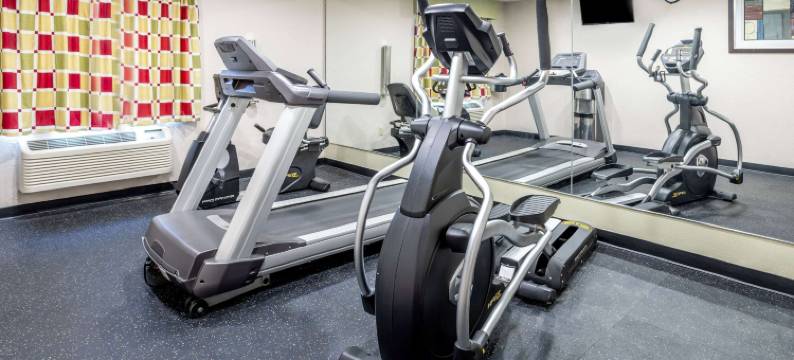 贝洛伊特呗盟套房酒店(Baymont by Wyndham Beloit)图片