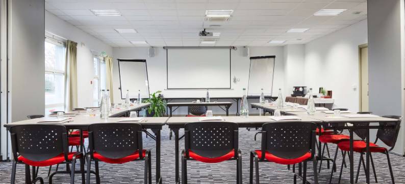 基里亚德酒店-尚蒂利南卢萨尔切斯(Kyriad Chantilly Sud - Luzarches)图片