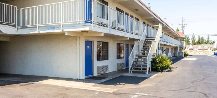 贝克斯菲尔德会议中心6号汽车旅馆(Motel 6 Bakersfield, CA - Convention Center)图片
