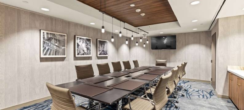 欧文拉斯科利纳斯希尔顿使馆套房酒店(Embassy Suites by Hilton Irving Las Colinas)图片