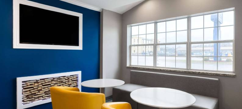 独立城温德姆麦客达套房酒店(Microtel Inn & Suites by Wyndham Independence)图片