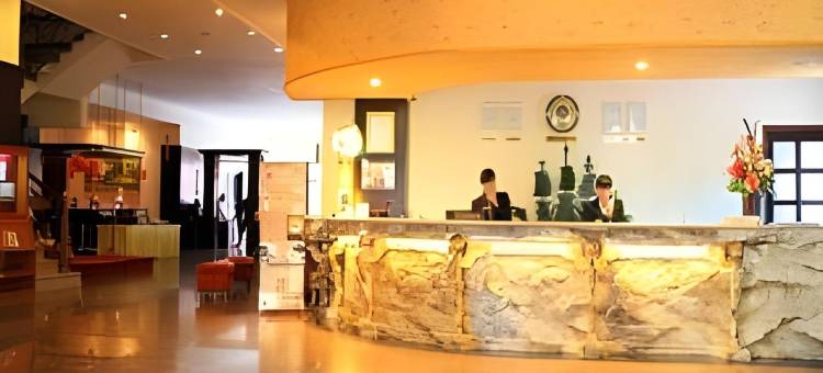 麦加勒斯塔里酒店(Hotel Mega Lestari)图片