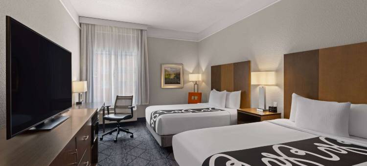 温德姆瓦提基水上乐园拉昆塔温德姆酒店套房(La Quinta Inn and Suites by Wyndham at WaTiki Waterpark)图片