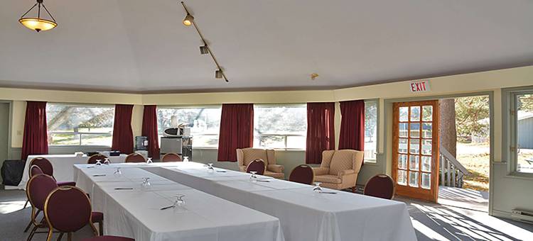 以赛亚·塔布斯度假村及会议中心(Isaiah Tubbs Resort & Conference Centre)图片