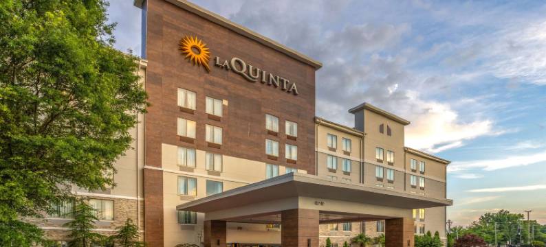 亚特兰大机场北拉昆塔温德姆套房酒店(La Quinta Inn & Suites by Wyndham Atlanta Airport North)图片