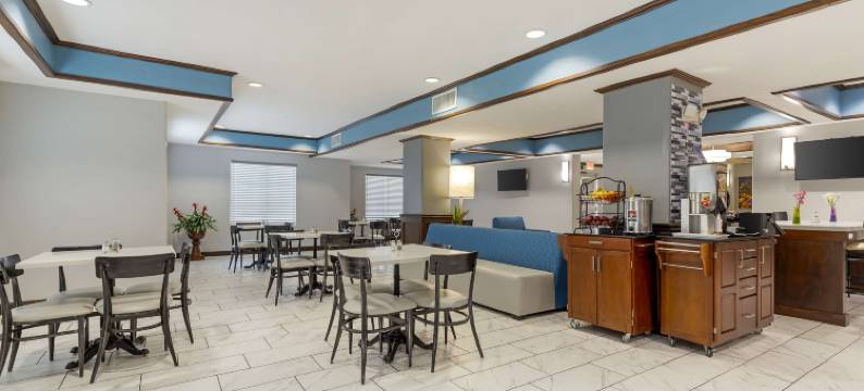 医学中心北贝斯特韦斯特套房酒店-近六旗(Best Western Medical Center North Inn  Suites Near Six Flags)图片