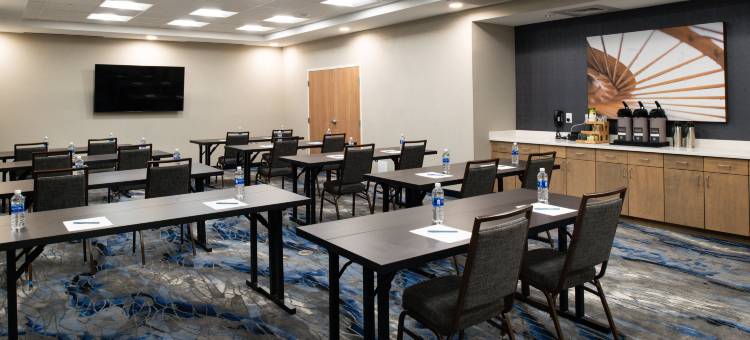 夏洛特大学研究园区万枫酒店及套房(Fairfield Inn & Suites Charlotte University Research Park)图片