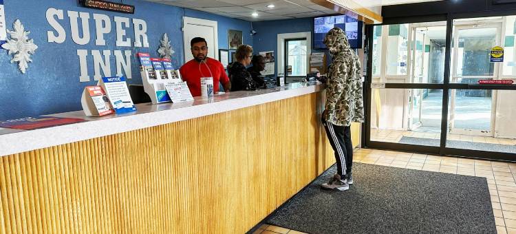 超级 OYO 米利奇维尔套房酒店(Super Inn & Suites by OYO Milledgeville)图片