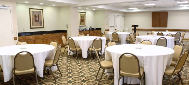 希尔顿欢朋套房酒店-切萨皮克切萨皮克广场购物中心(Hampton Inn & Suites Chesapeake-Square Mall)图片