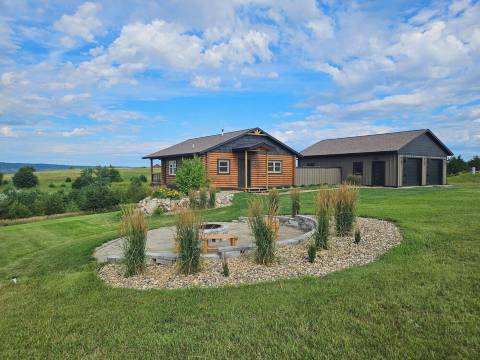 3 miles from Platte Creek boat dock & public hunting!