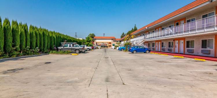 阿蒂西亚喜瑞都罗德威酒店(Rodeway Inn Artesia Cerritos)图片