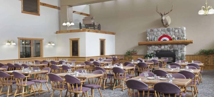 格雷林华美达酒店及会议中心(Ramada by Wyndham Grayling Hotel & Conference Center)图片