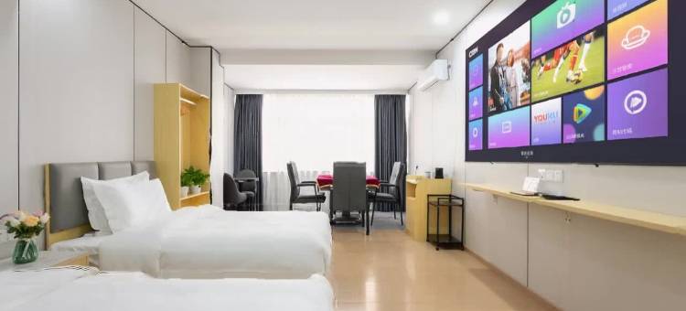 星空云朵公寓(石岩宏发大世界店)图片